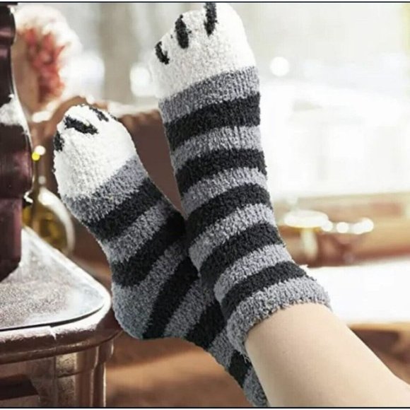 2 Pairs Fuzzy Socks for Women Fluffy Warm Soft Cozys Slipper Socks Funny Novelty - Picture 3 of 7